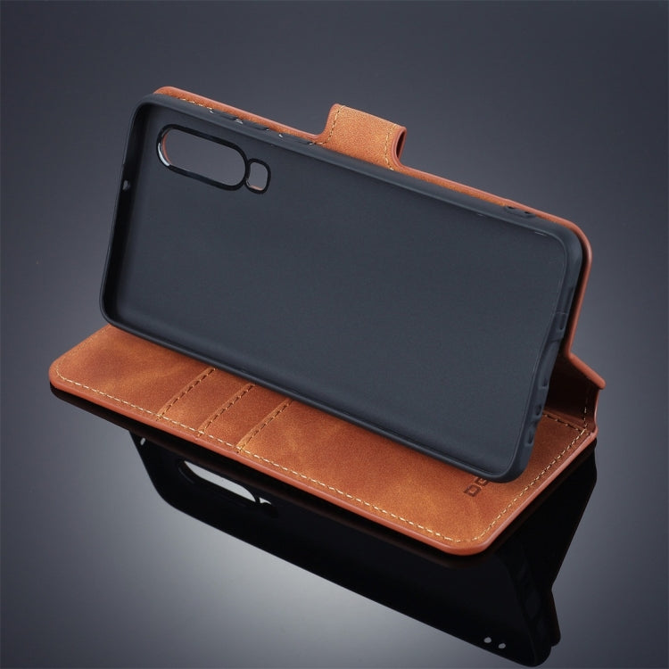 DG.MING Retro Oil Side Horizontal Flip Protective Case for Huawei P30, with Holder & Card Slots & Wallet, Huawei P30