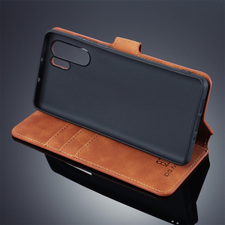 DG.MING Retro Oil Side Horizontal Flip Protective Case for Huawei P30 Pro, with Holder & Card Slots & Wallet